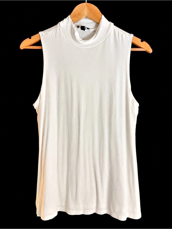 Express Tops - Express Mock Neck Tank Top in White Large Like New